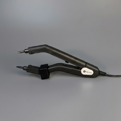 Hair extensions tongs for micro bonds with an ultra-thin tip and a temperature regulator