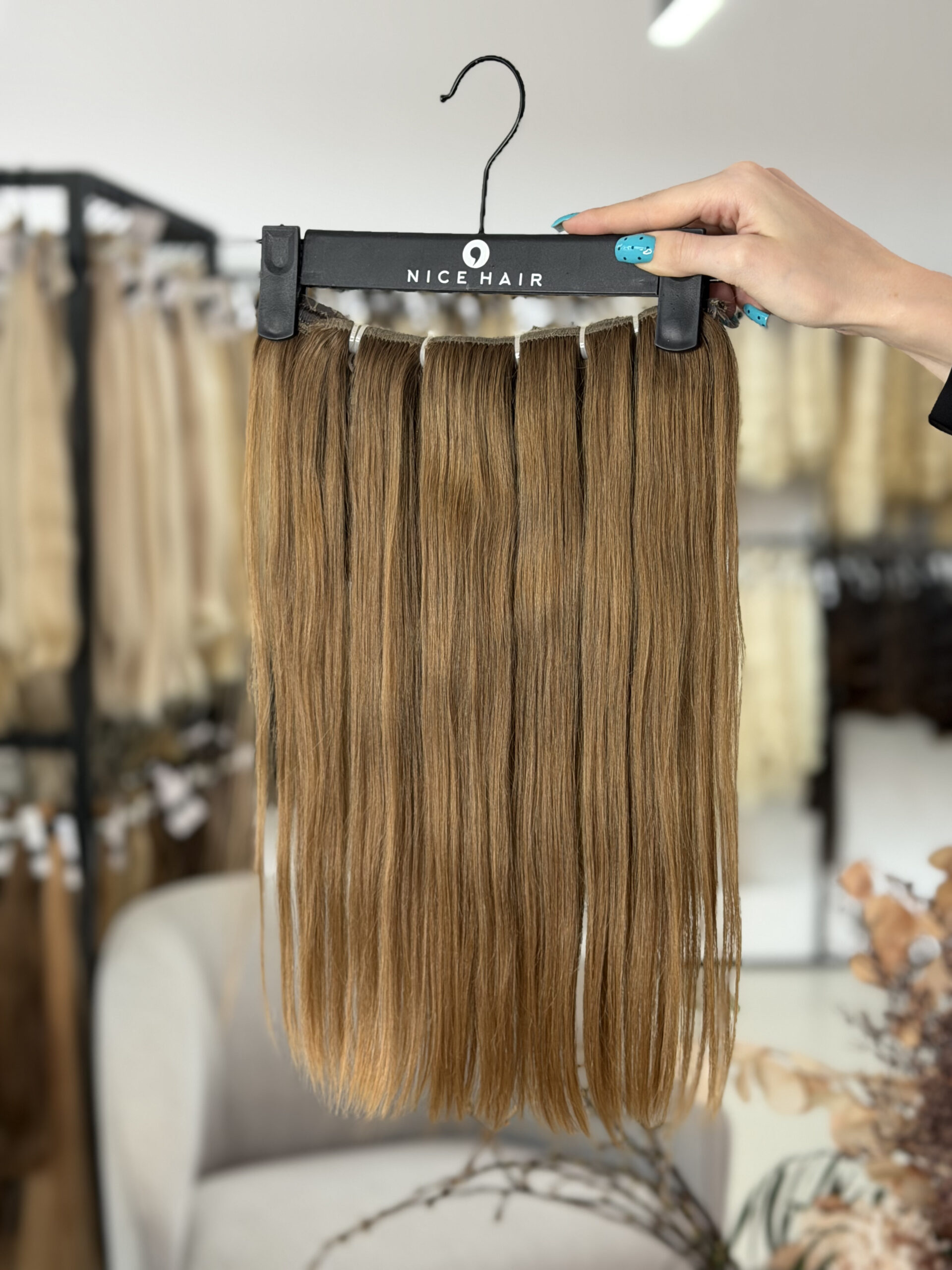 Machine clip-in weft, #Almond, 40 cm, 81 gr. Exclusive category - Image 1